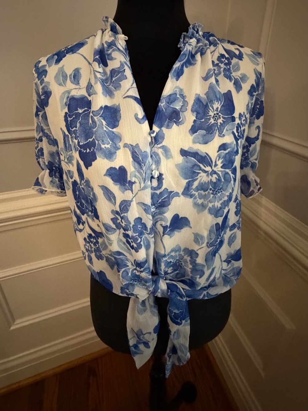 Blue flowery blouse size small petite
